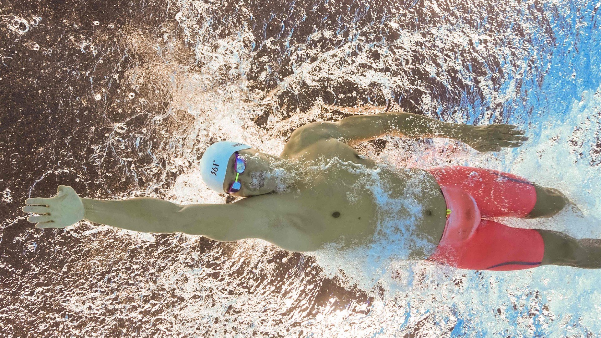 男子蝶泳划水幅度:德澳领先?,蝶泳的划水动作轨迹是三维的