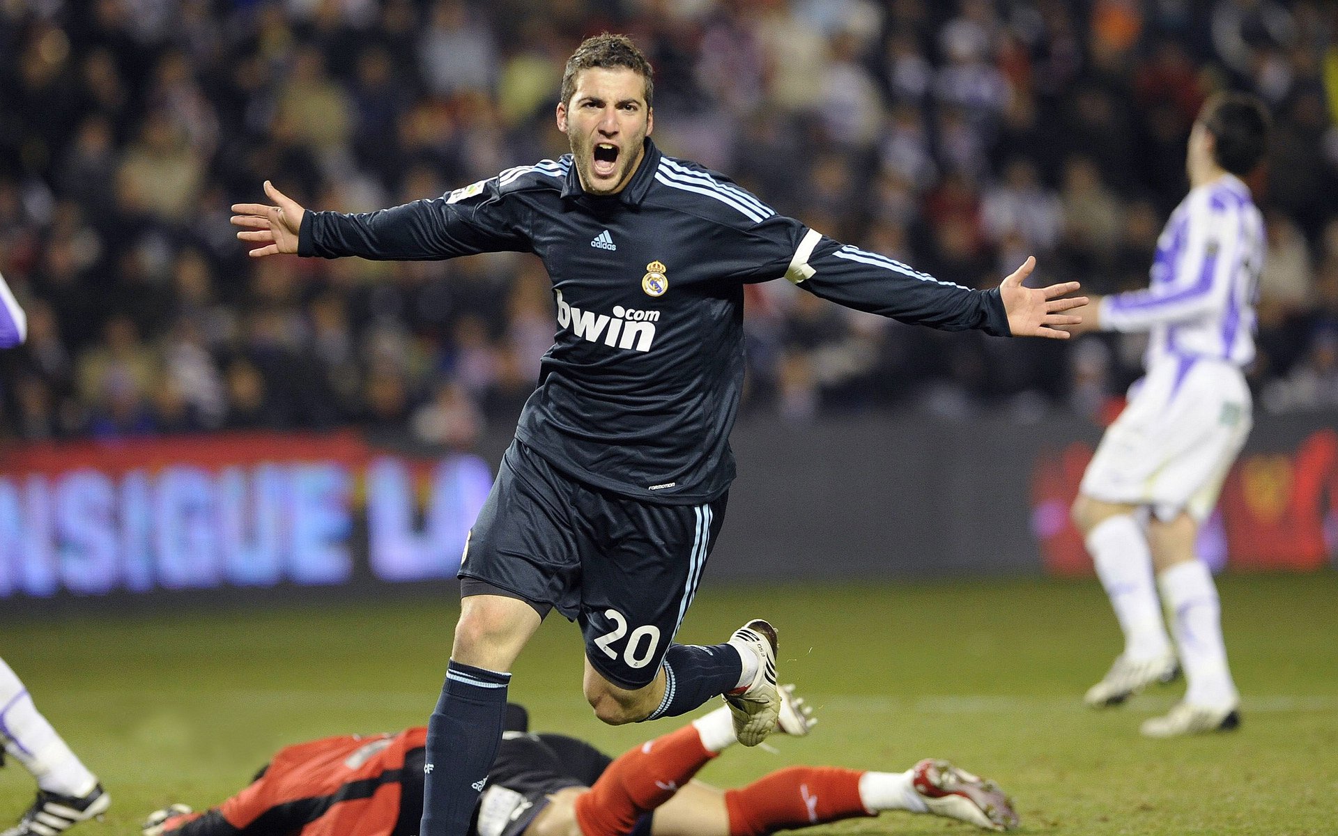 体育新闻中心第一时间发布，最新的体育新闻报道在哪看